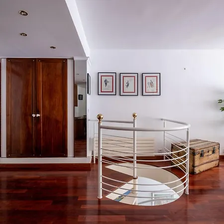 Loft D Exception Au Pied Des Champs-elysees Appartement