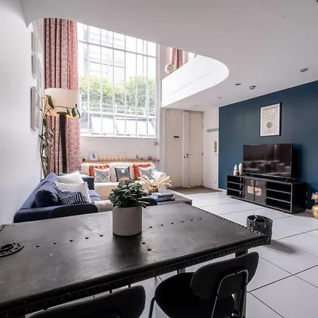 Loft D Exception Au Pied Des Champs-elysees Appartement Paris