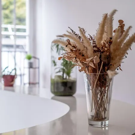 Appartement Loft D Exception Au Pied Des Champs-elysees