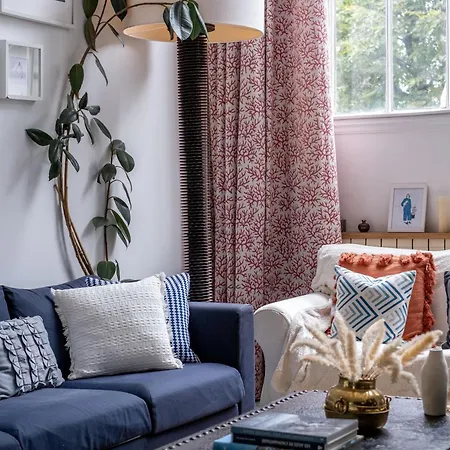 Loft D Exception Au Pied Des Champs-elysees *