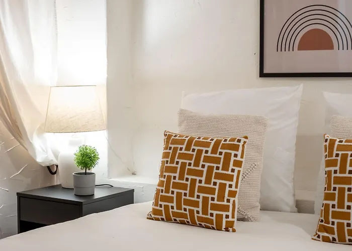 Loft D Exception Au Pied Des Champs-elysees *