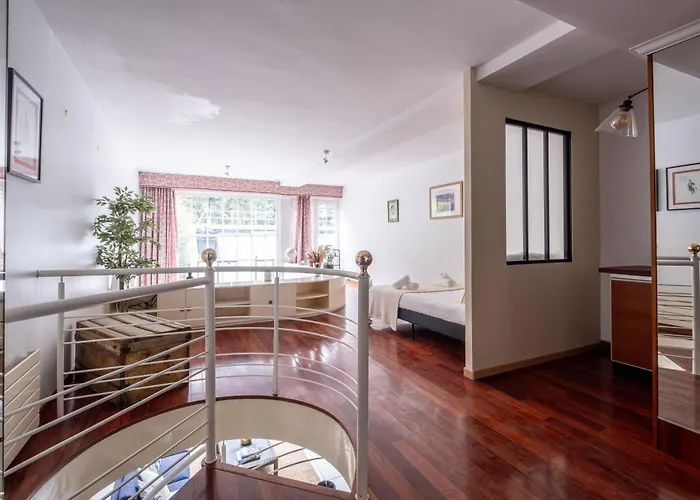 Loft D Exception Au Pied Des Champs-elysees